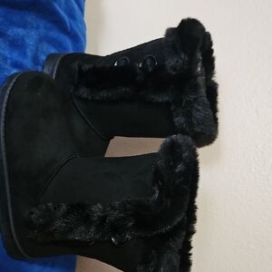 Women's Black Fur-Lined Boots